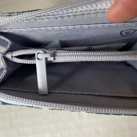 Vera Bradley RFID Petite Zip-Around Wallet Snowy Plaid New - Picture 8 of 13